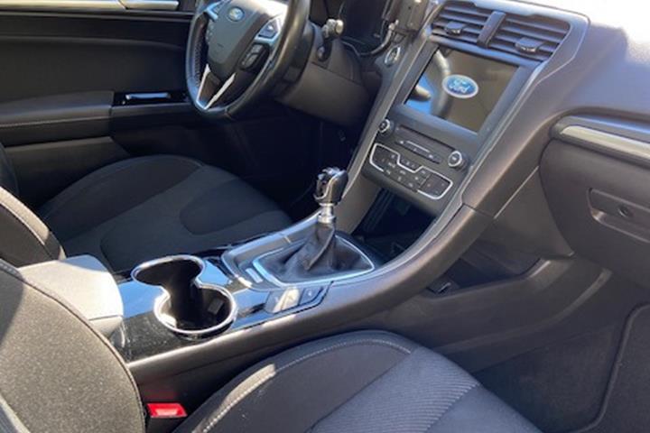 Brun Ford Mondeo fra 2016