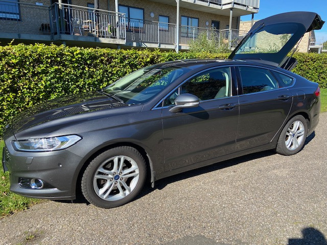 Brun Ford Mondeo fra 2016
