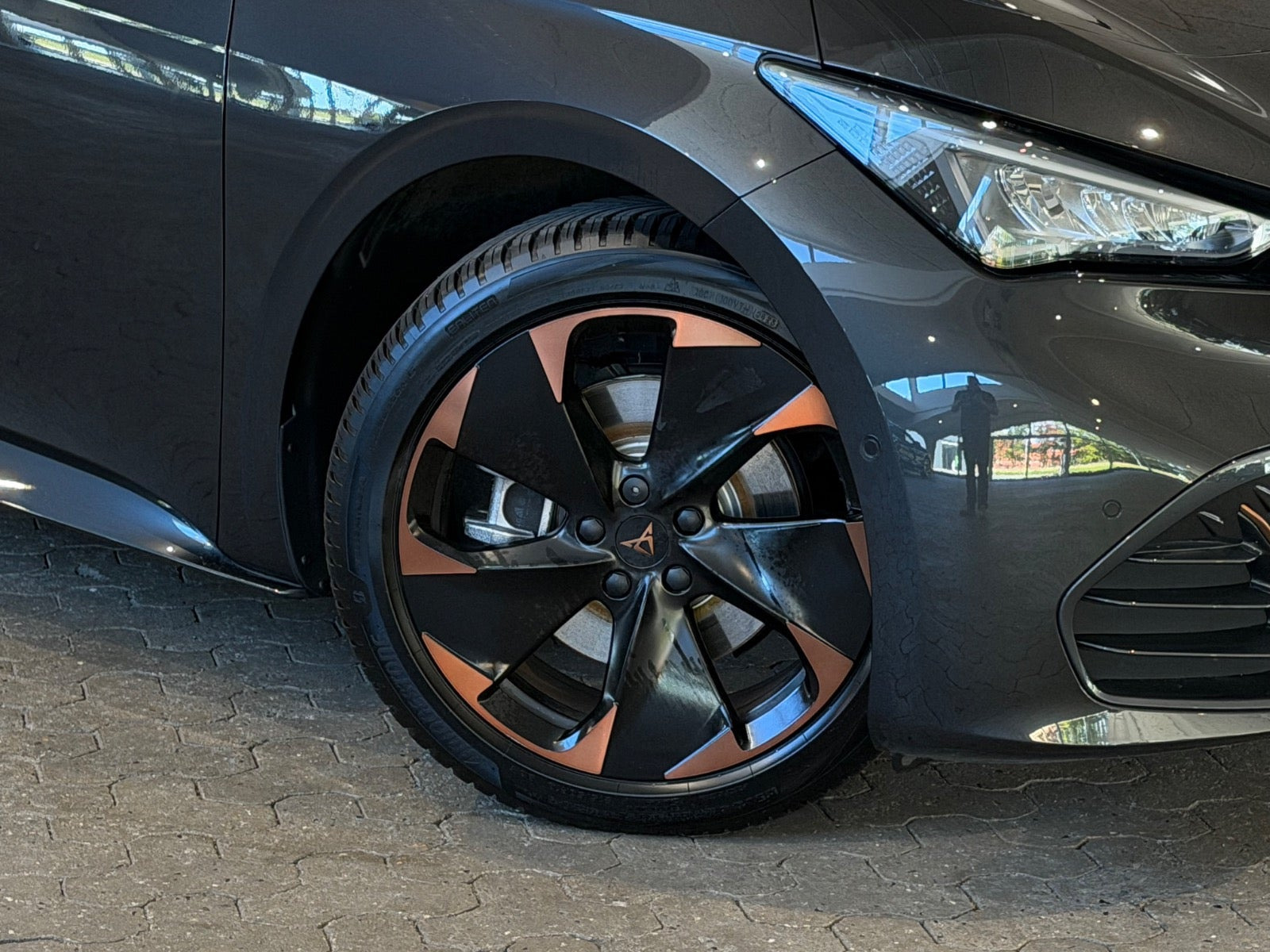 Grå Cupra Born fra 2023