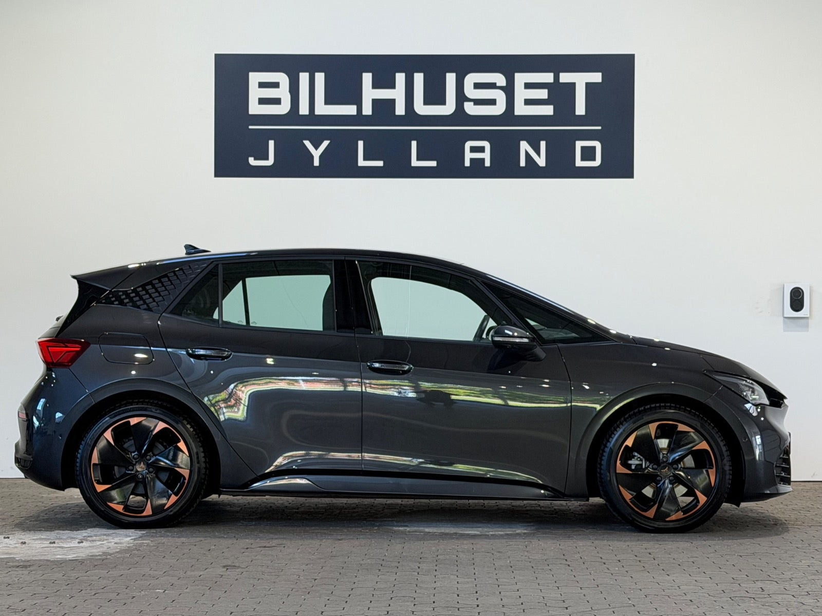 Grå Cupra Born fra 2023