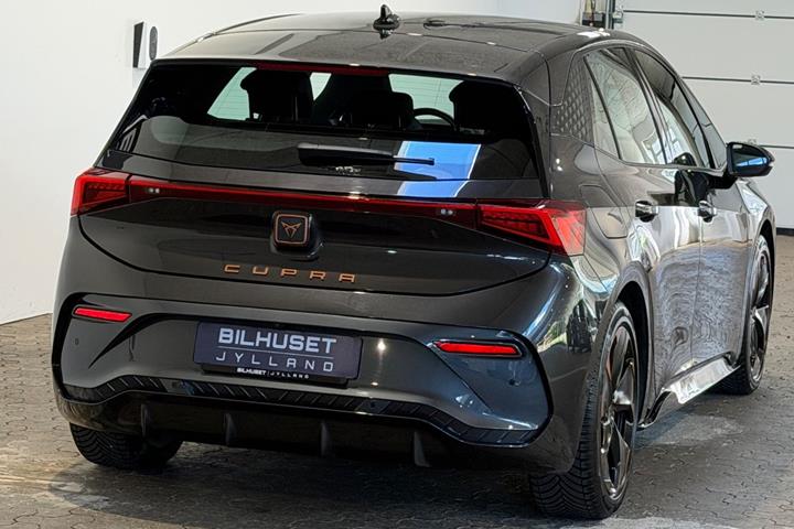 Grå Cupra Born fra 2023