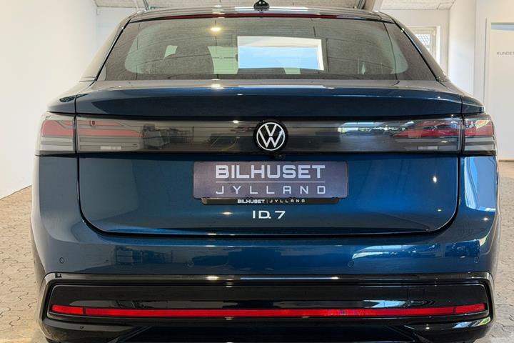 Blå VW ID.7 fra 2024