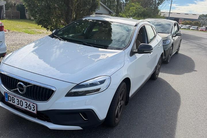 Hvid Volvo V40 CC fra 2018