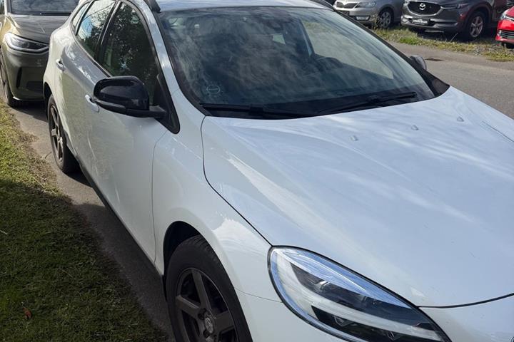 Hvid Volvo V40 CC fra 2018