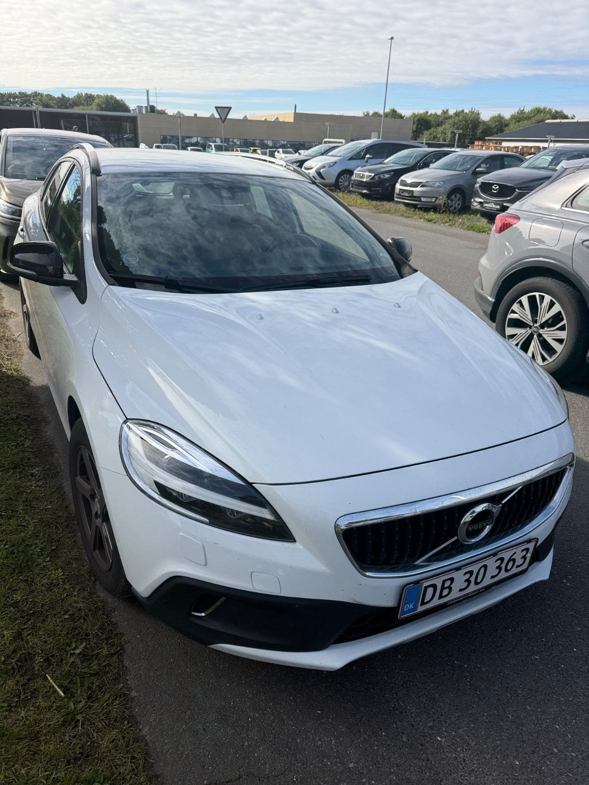 Hvid Volvo V40 CC fra 2018