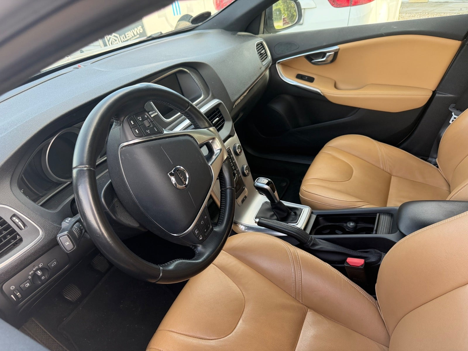Hvid Volvo V40 CC fra 2018