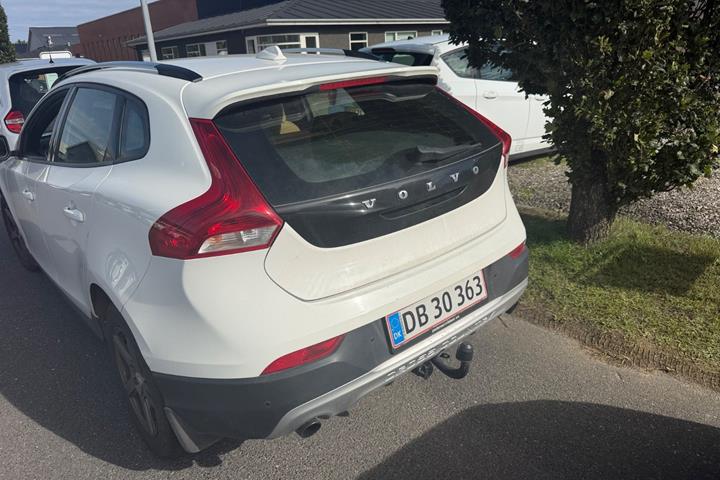 Hvid Volvo V40 CC fra 2018