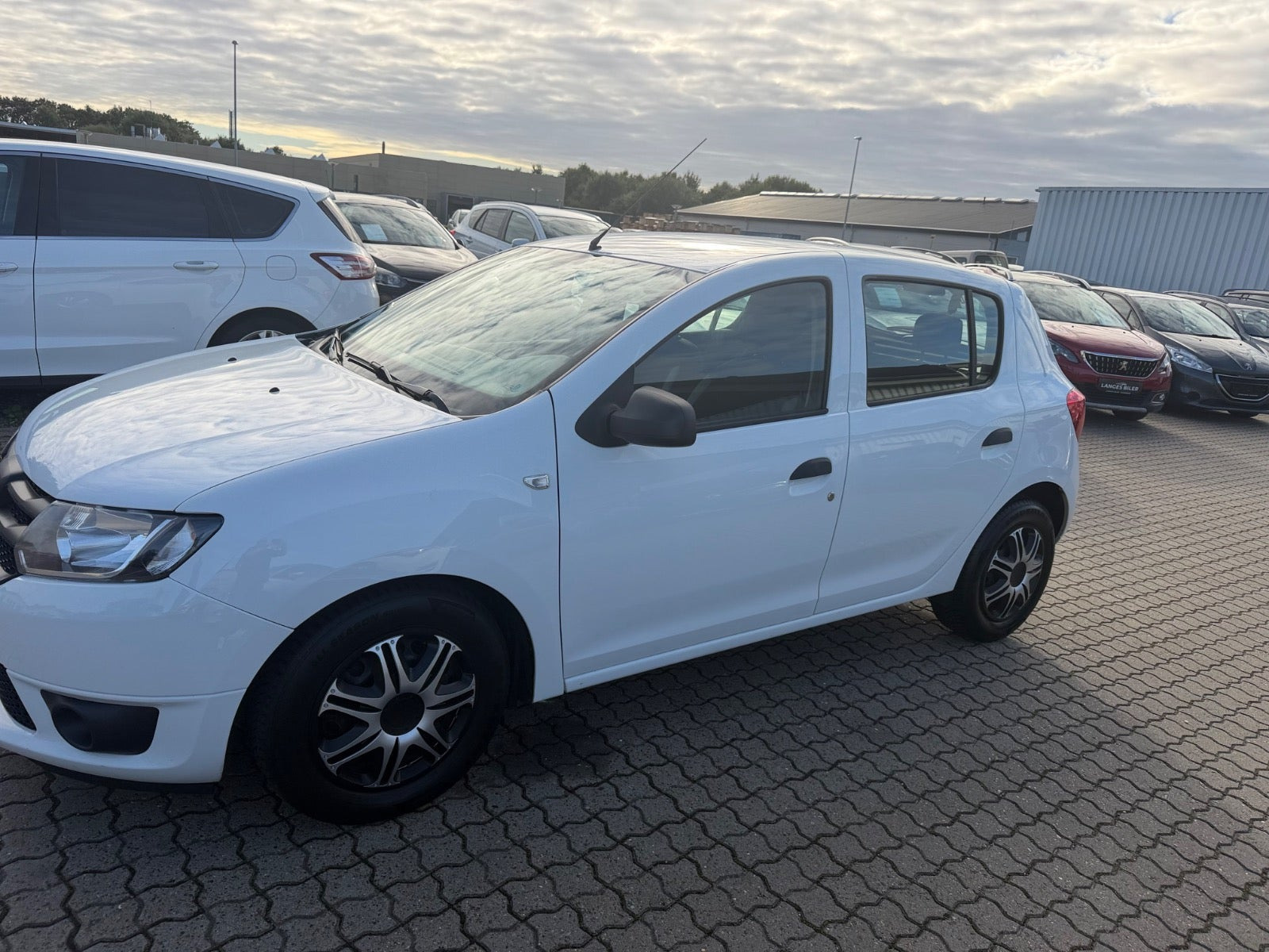Hvid Dacia Sandero fra 2016