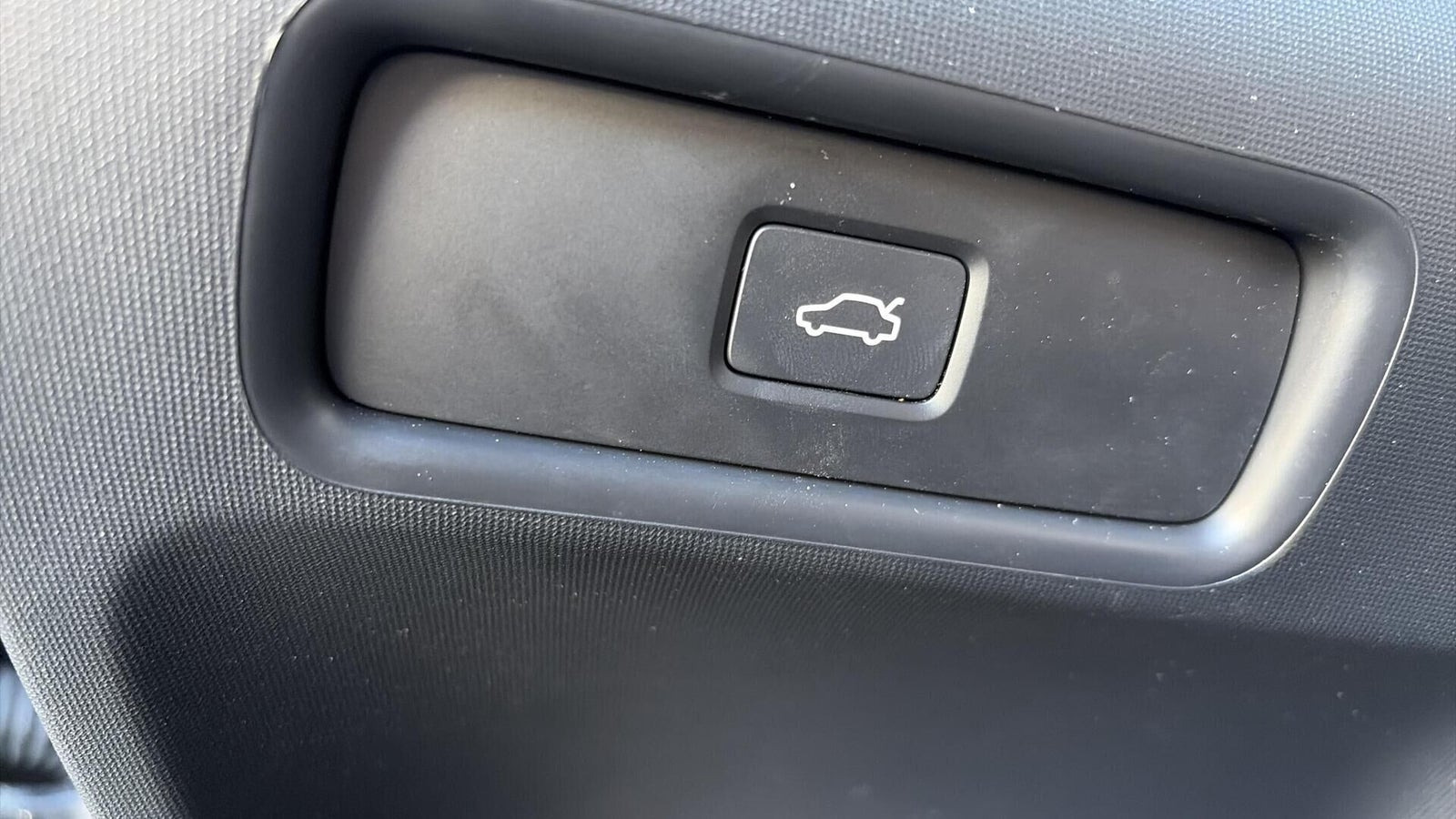 Sort Polestar 2 fra 2023