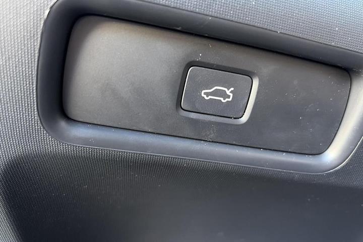 Sort Polestar 2 fra 2023