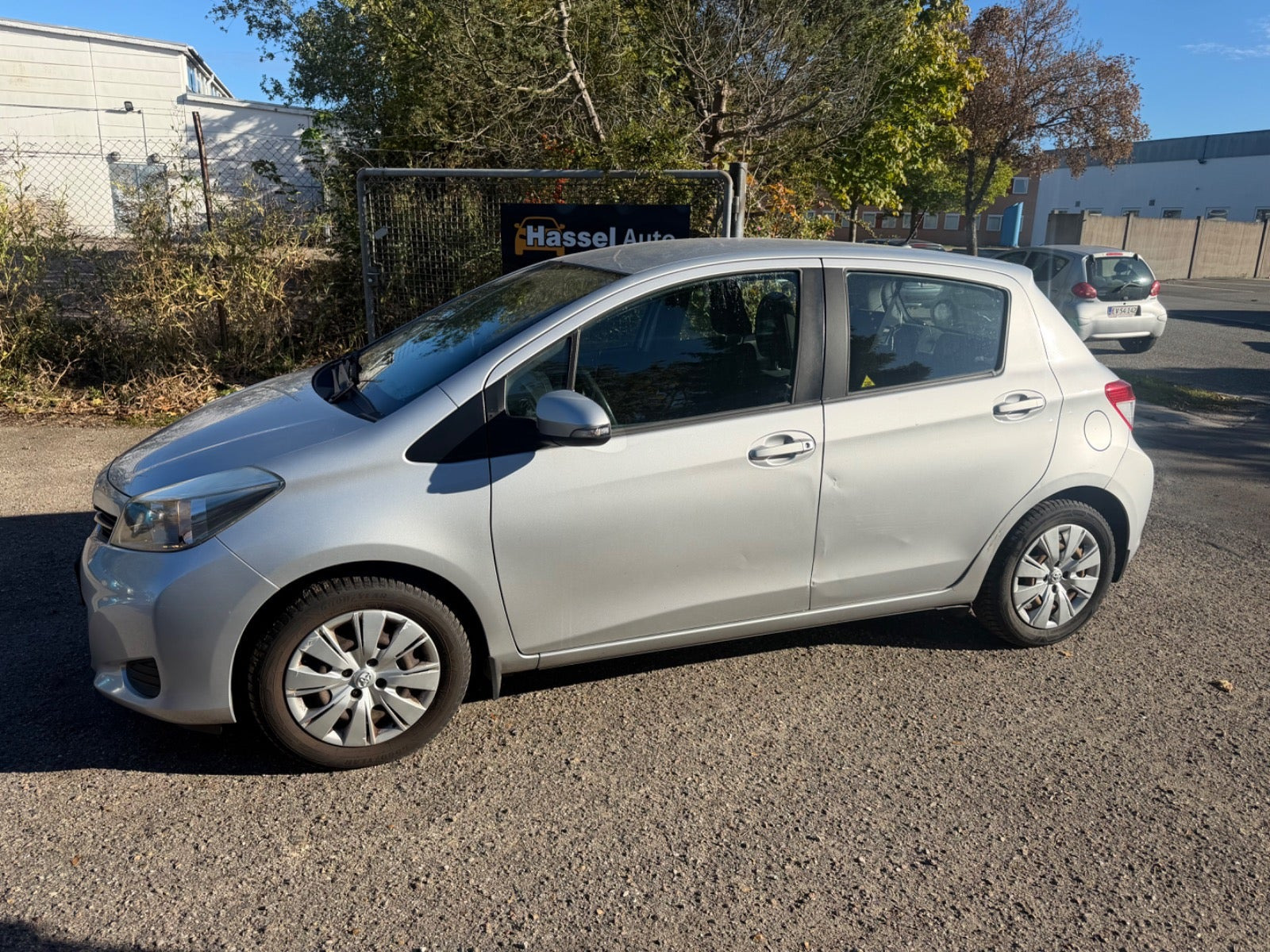 Grøn Toyota Yaris fra 2012