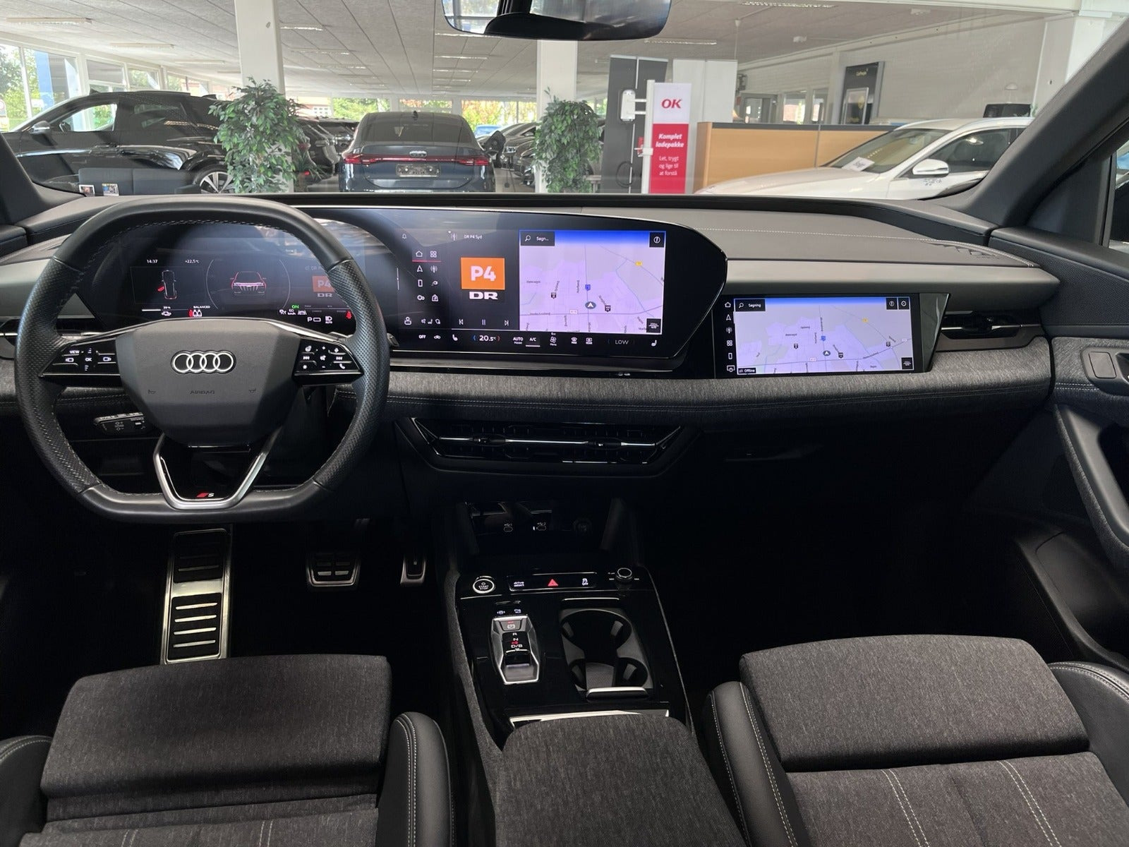 Sort Audi Q6 e-tron fra 2025