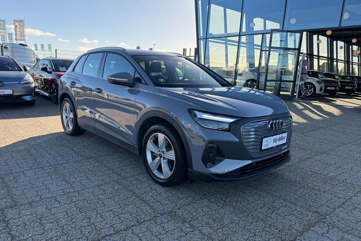 Grå Audi Q4 e-tron fra 2022