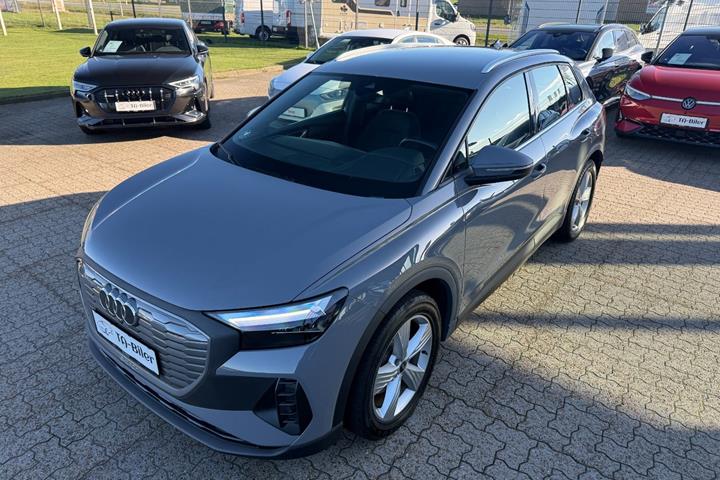 Grå Audi Q4 e-tron fra 2022