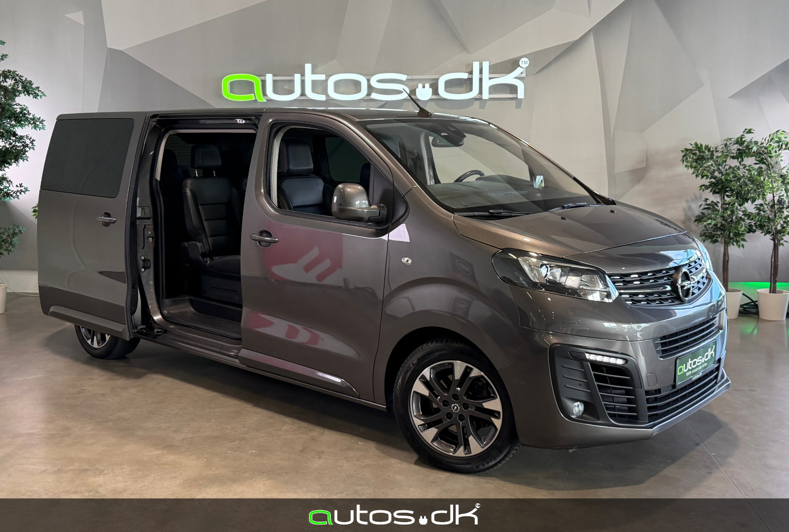 Grå Opel Zafira-e Life fra 2021