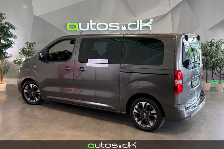 Grå Opel Zafira-e Life fra 2021