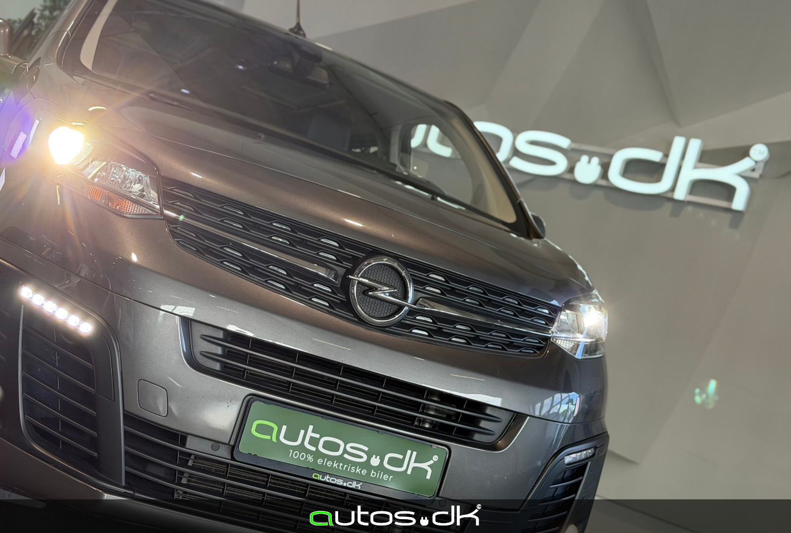 Grå Opel Zafira-e Life fra 2021