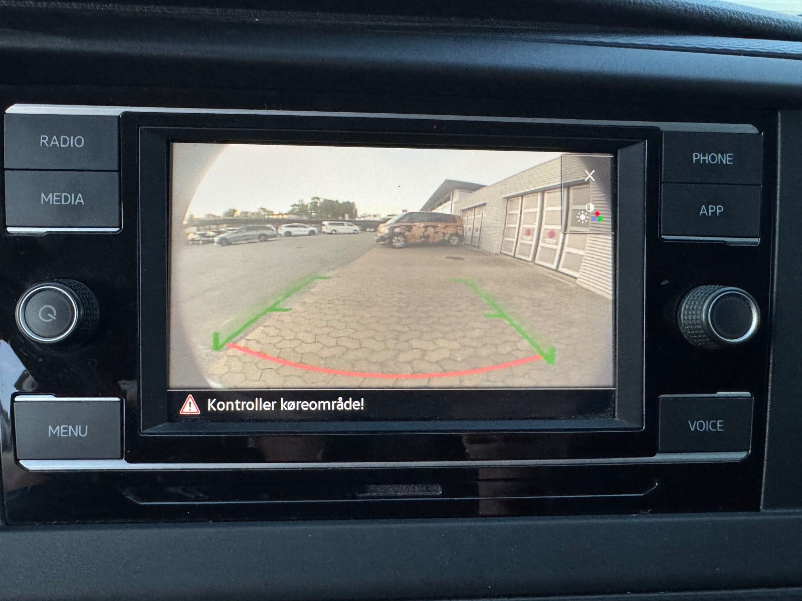 Hvid VW Transporter fra 2021