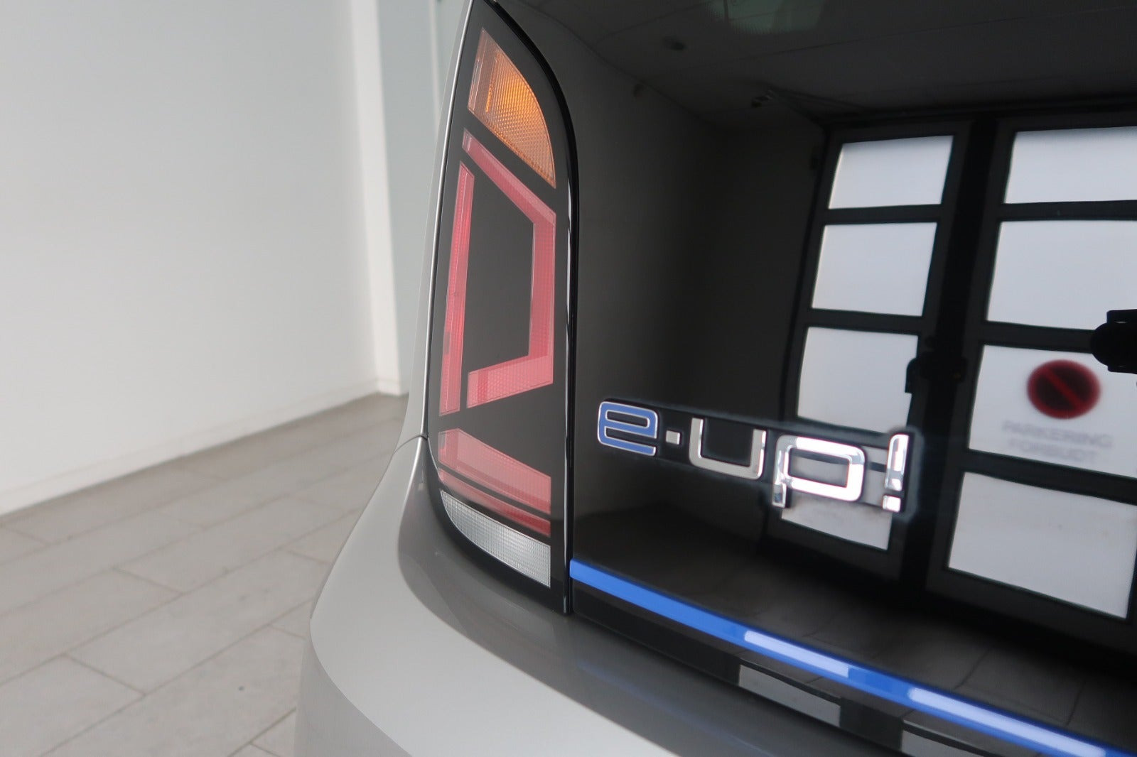 Grå VW E-UP! fra 2023