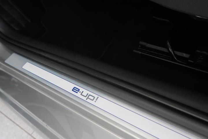 Grå VW E-UP! fra 2023