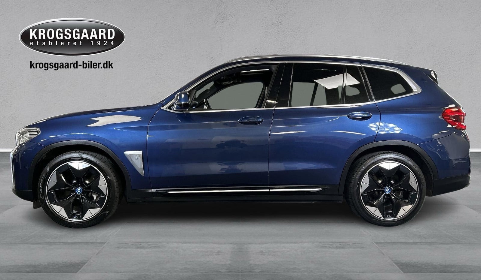 Blå BMW iX3 fra 2021
