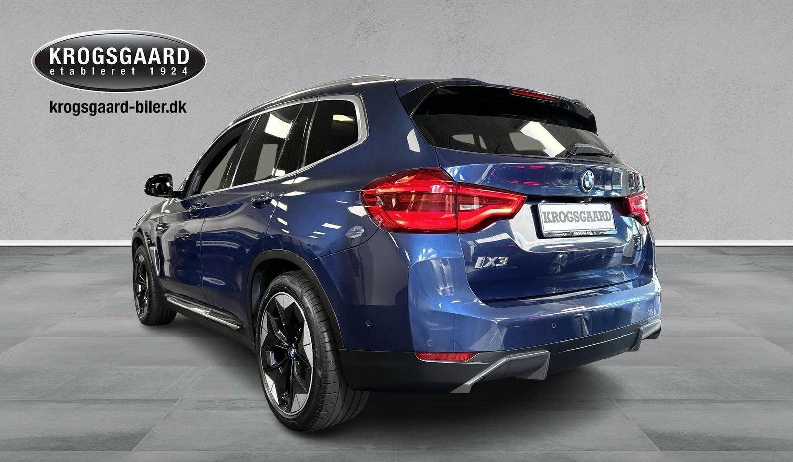 Blå BMW iX3 fra 2021
