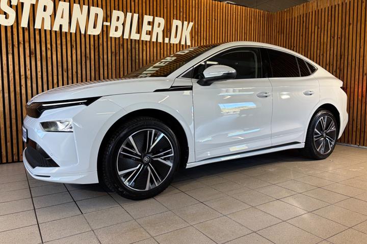 Hvid Skoda Enyaq fra 2025