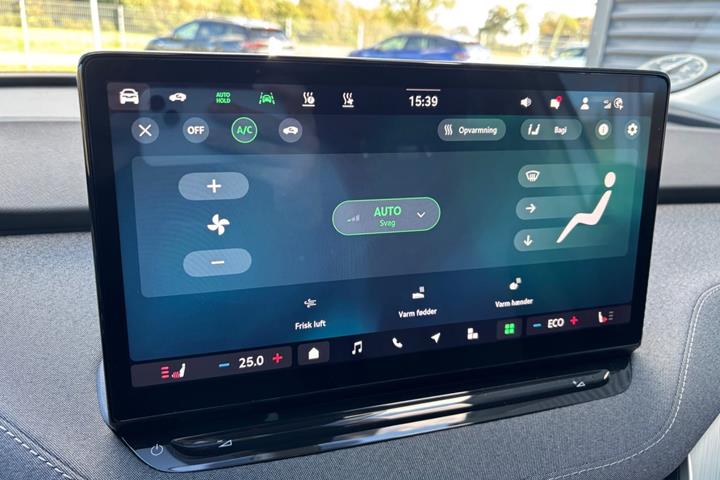 Hvid Skoda Enyaq fra 2025