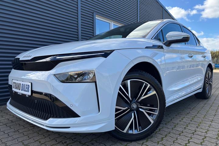 Hvid Skoda Enyaq fra 2025
