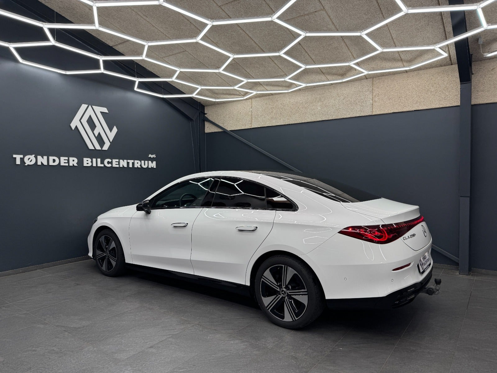 Hvid Mercedes CLA250+ fra 2025