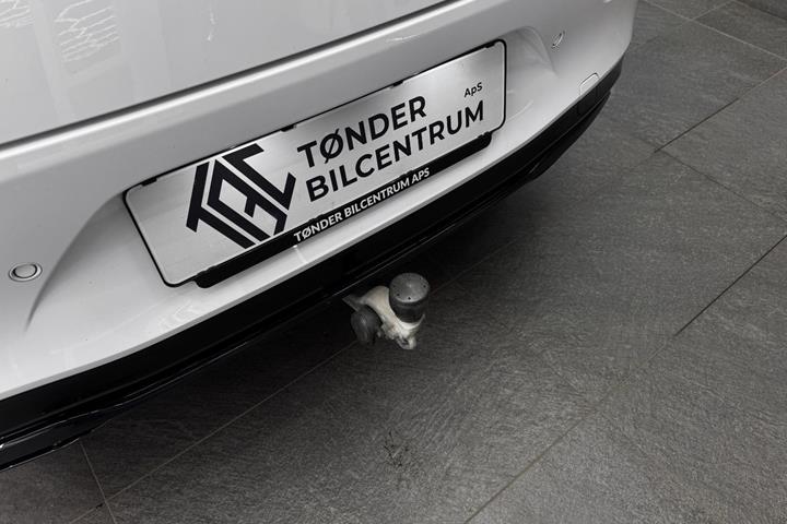 Hvid Mercedes CLA250+ fra 2025