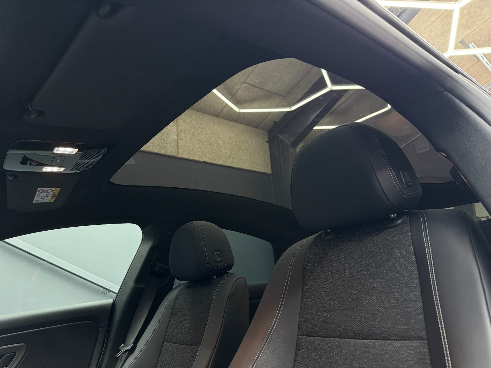 Hvid Mercedes CLA250+ fra 2025