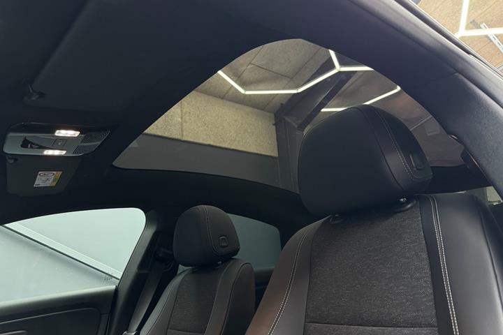 Hvid Mercedes CLA250+ fra 2025