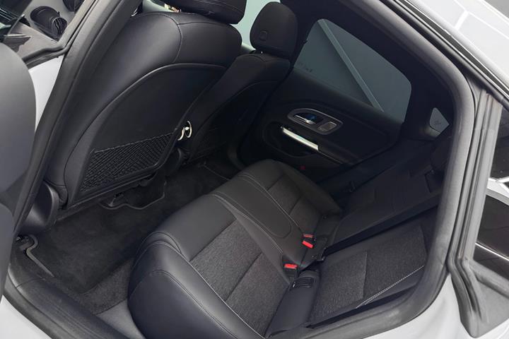 Hvid Mercedes CLA250+ fra 2025