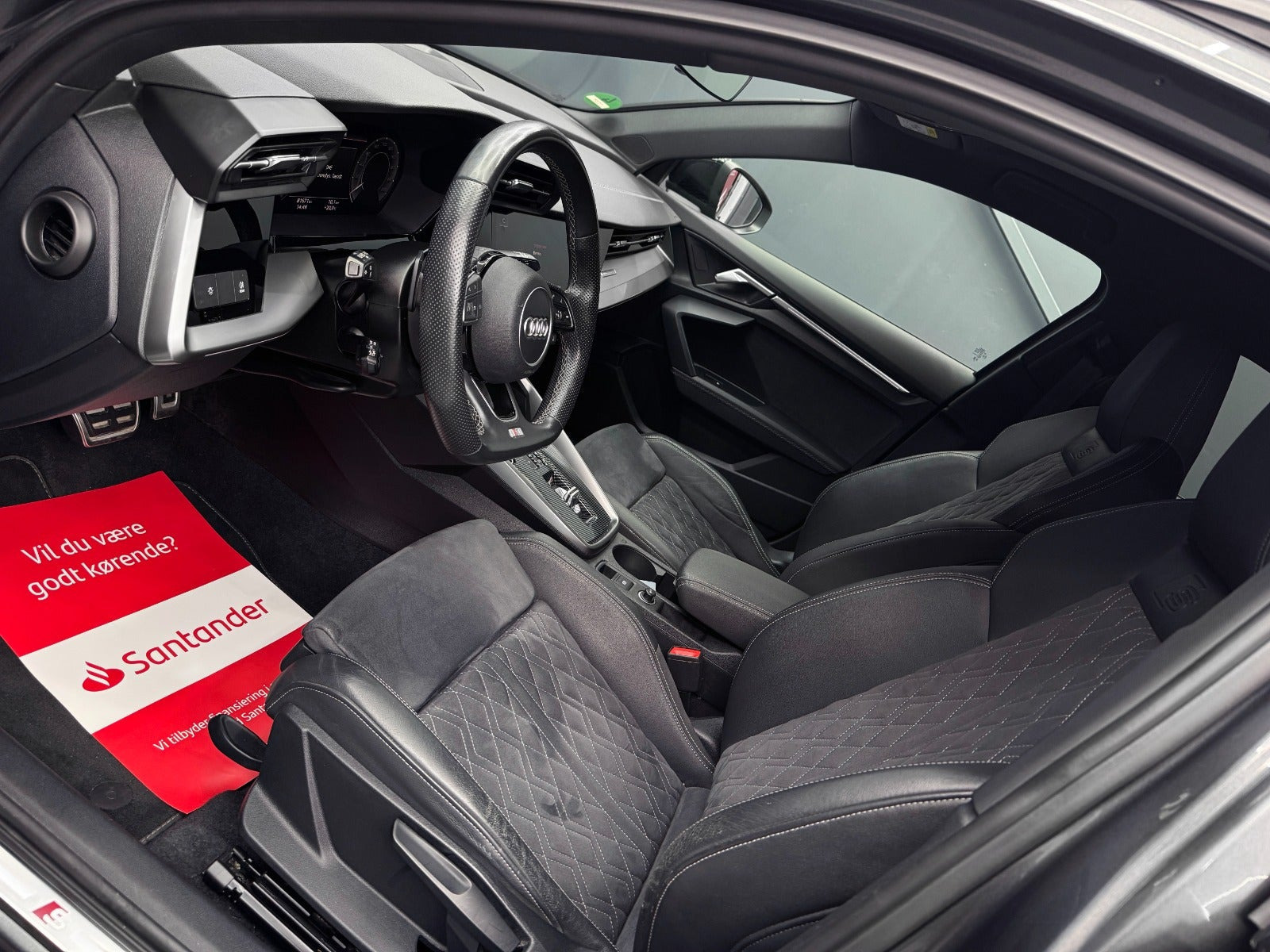 Grå Audi A3 fra 2023