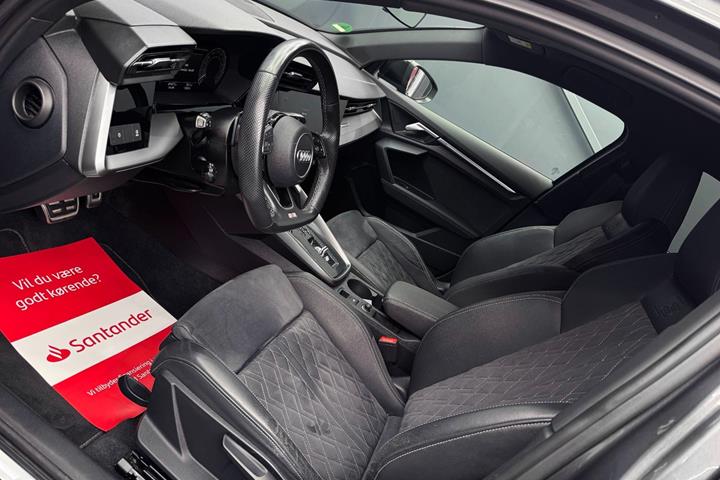 Grå Audi A3 fra 2023