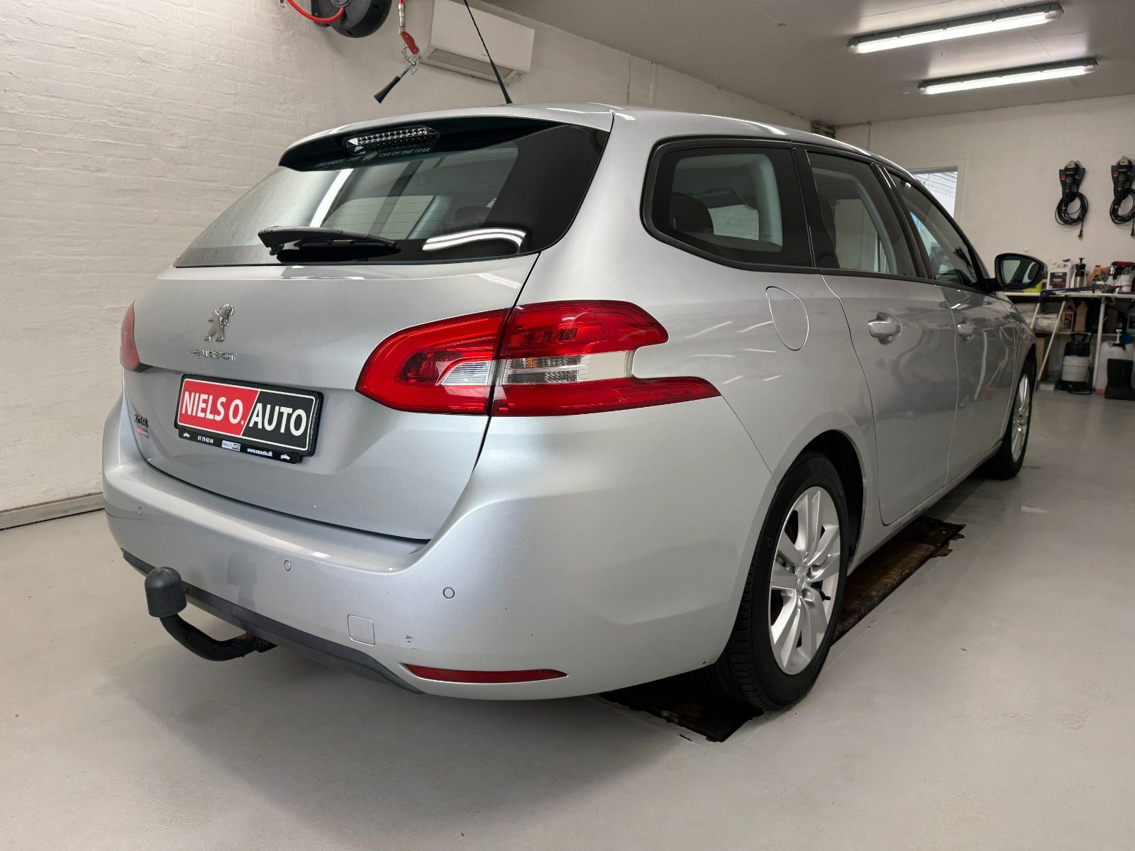 Sølv Peugeot 308 fra 2014