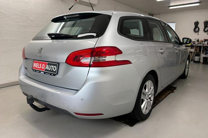 Sølv Peugeot 308 fra 2014