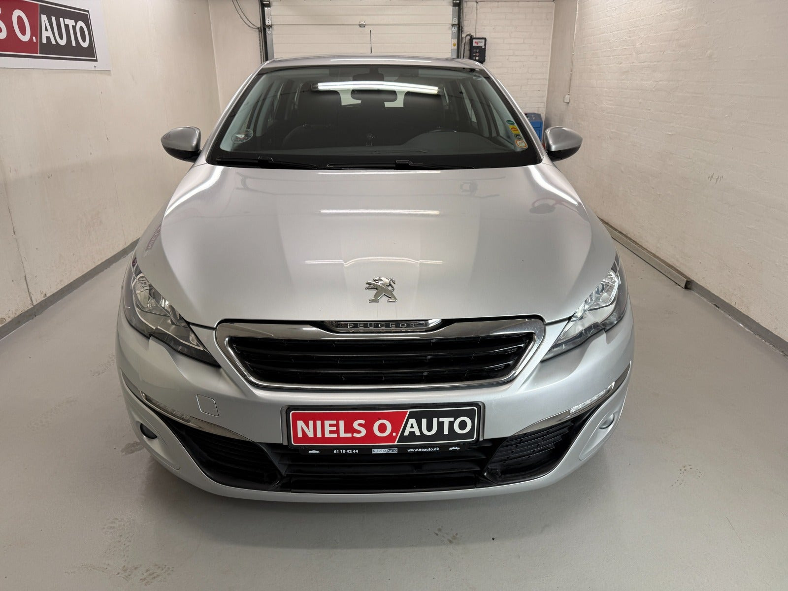 Sølv Peugeot 308 fra 2014