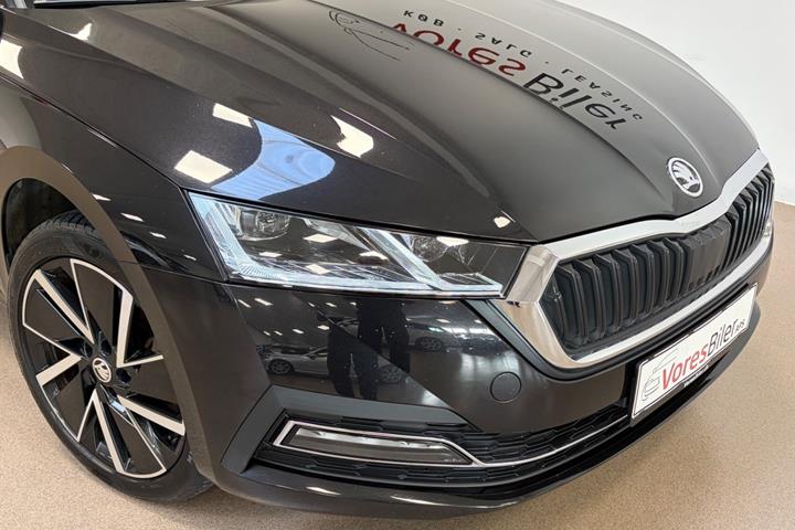 Sort Skoda Octavia fra 2021