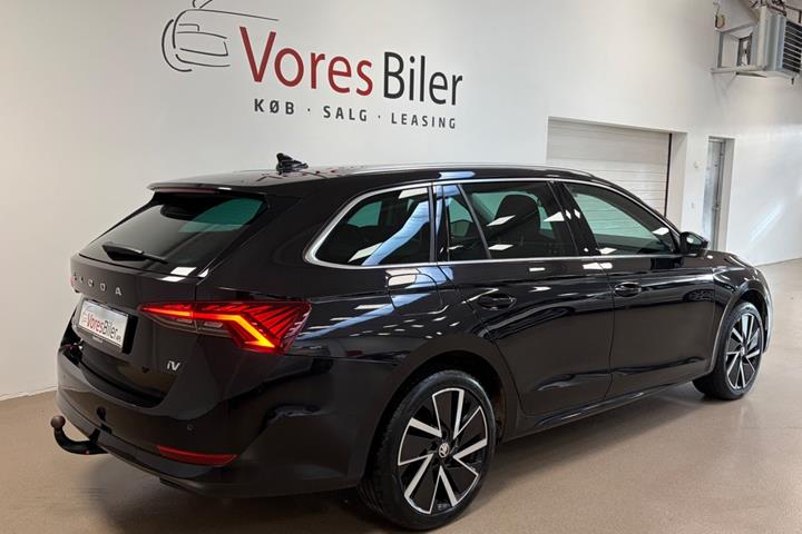 Sort Skoda Octavia fra 2021