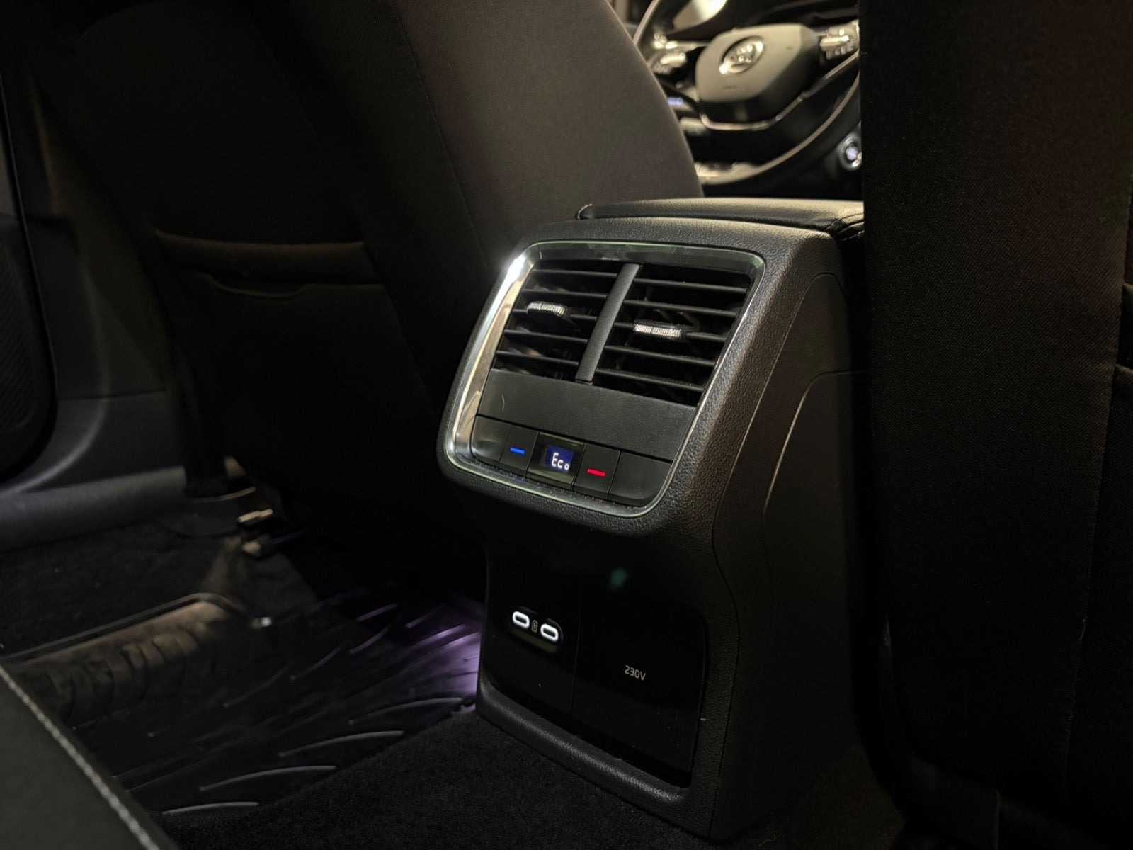 Sort Skoda Octavia fra 2021