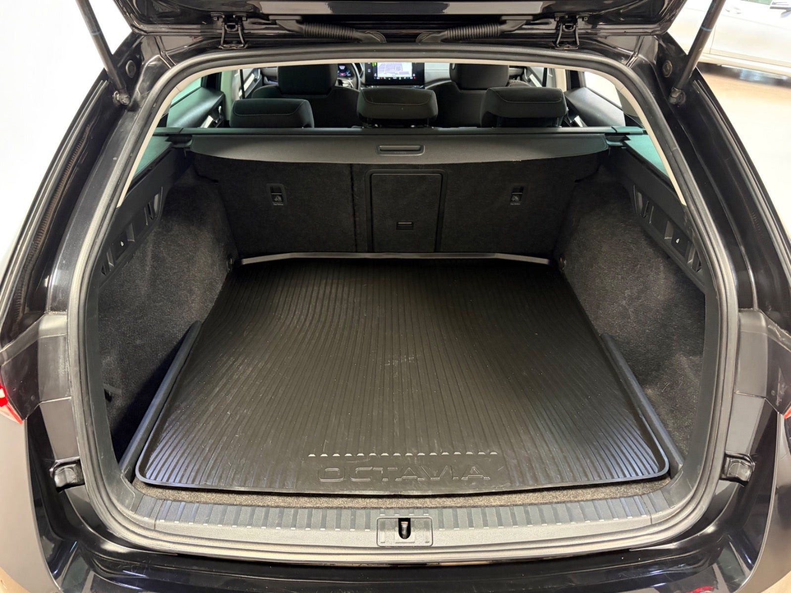 Sort Skoda Octavia fra 2021