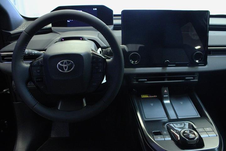 Sort Toyota BZ4X fra 2026