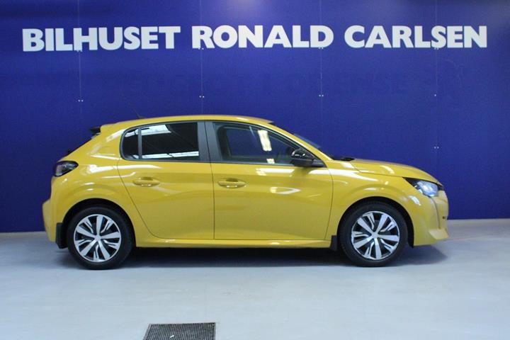 Gul Peugeot 208 fra 2023