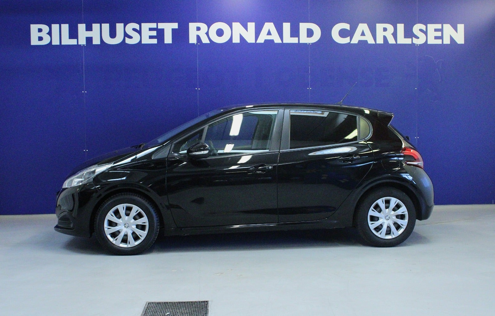 Sort Peugeot 208 fra 2018