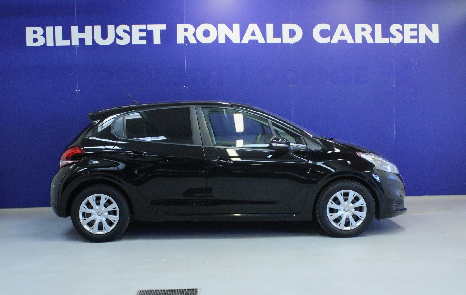 Sort Peugeot 208 fra 2018