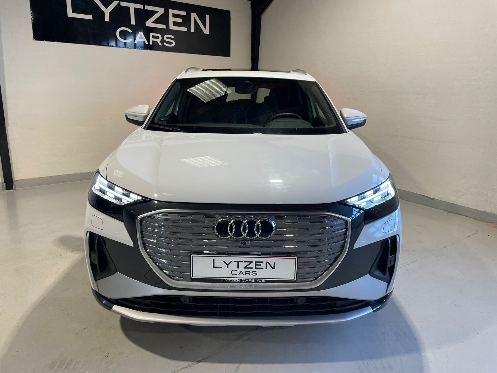 Hvid Audi Q4 e-tron fra 2026