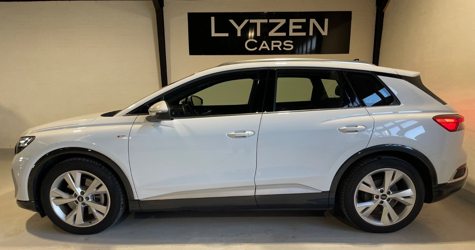 Hvid Audi Q4 e-tron fra 2026