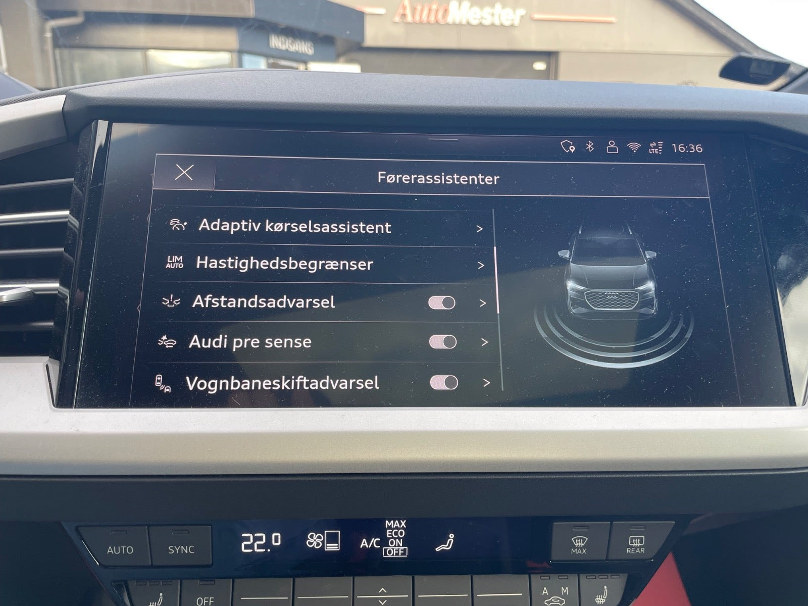 Hvid Audi Q4 e-tron fra 2026